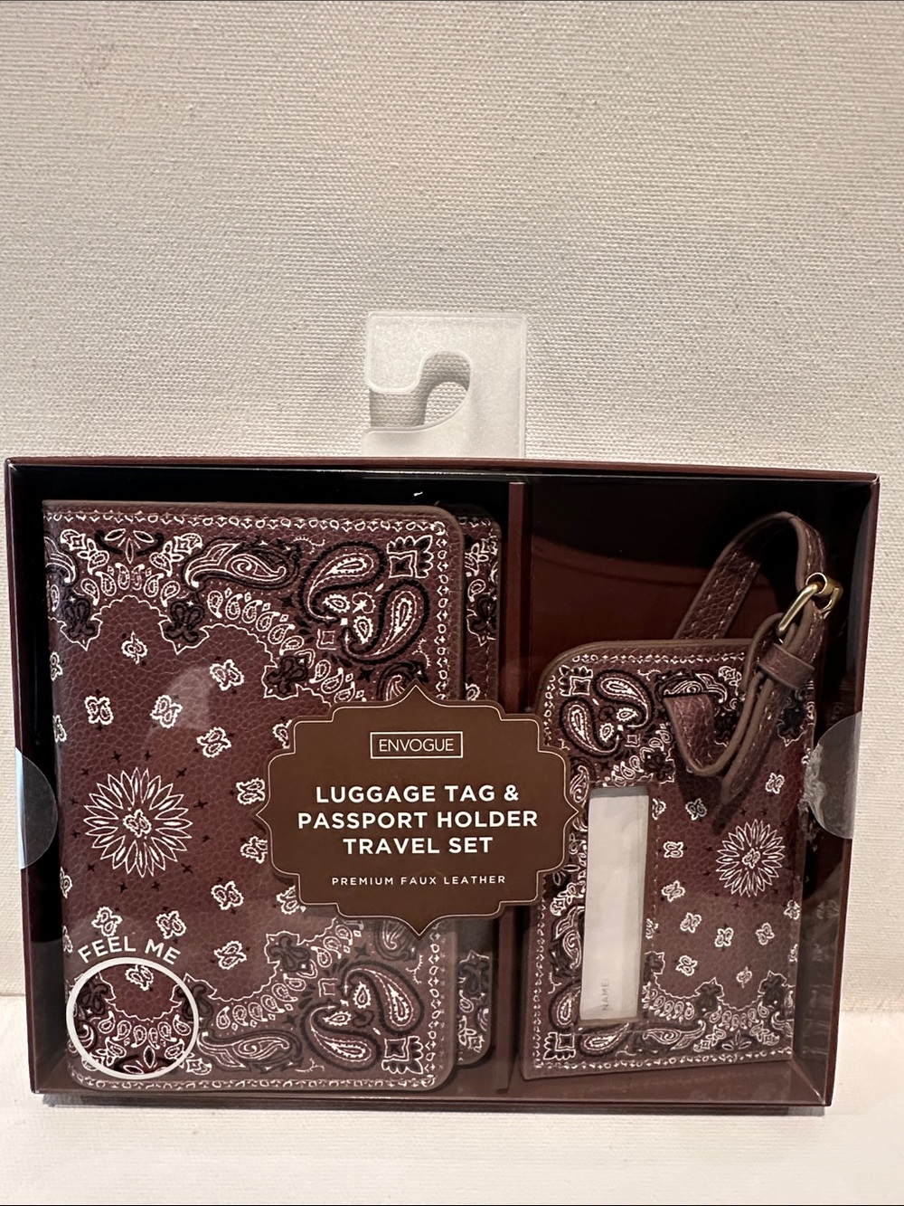 NWT Envogue Passport Holder and Luggage Tag Travel Set.
